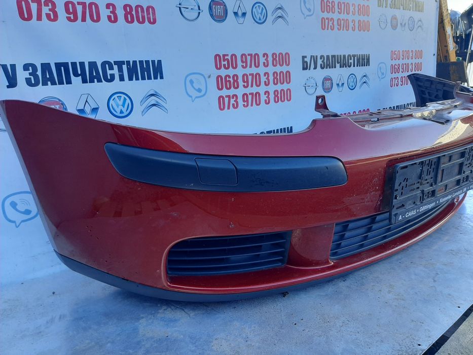 Бампер передній VW Golf 5 хечбек колір la3w