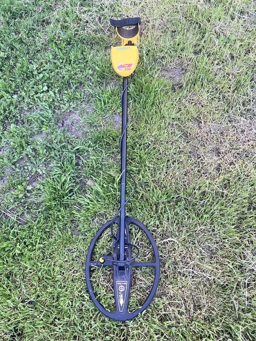 Продам металошукач Garrett ACE-150/250