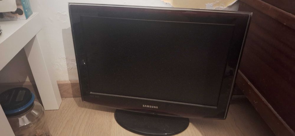 TV LCD Samsung 32 polegadas, não é Smart