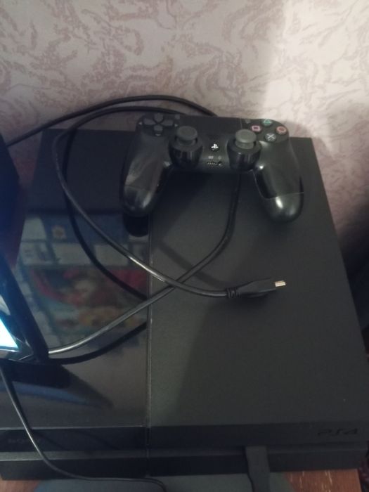Игровая приставка SONY PS-4