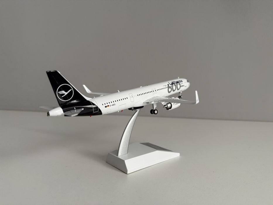 Model samolotu Airbus A321neo Lufthansa JFox w skali 1:200