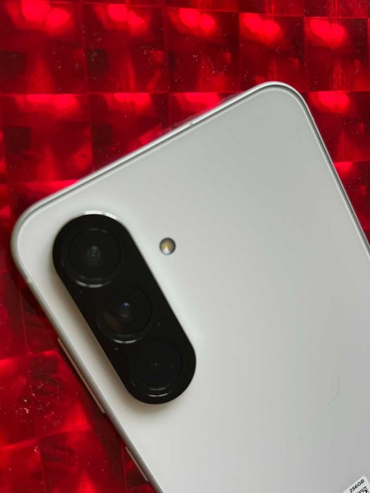 Смартфон Samsung Galaxy A56