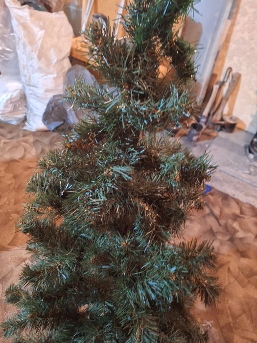 Новогодняя елка б/у