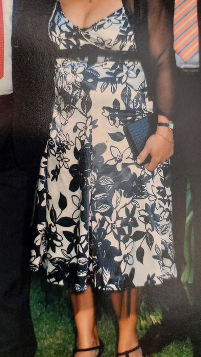 Roupa de mulher em cetim