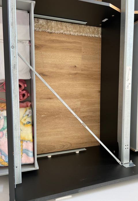 Cama Ikea marca BRIMNES preta