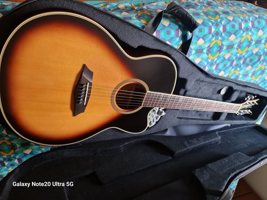 Guitarra acústica elétrica Larry Carlton