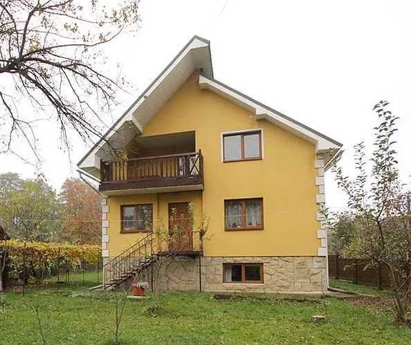 Котедж на 3 спальні в центрі Яремчі