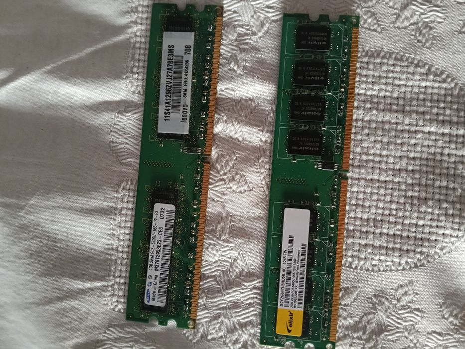 2 RAM Memory Modules: 1GB and 2GB64552119309314124