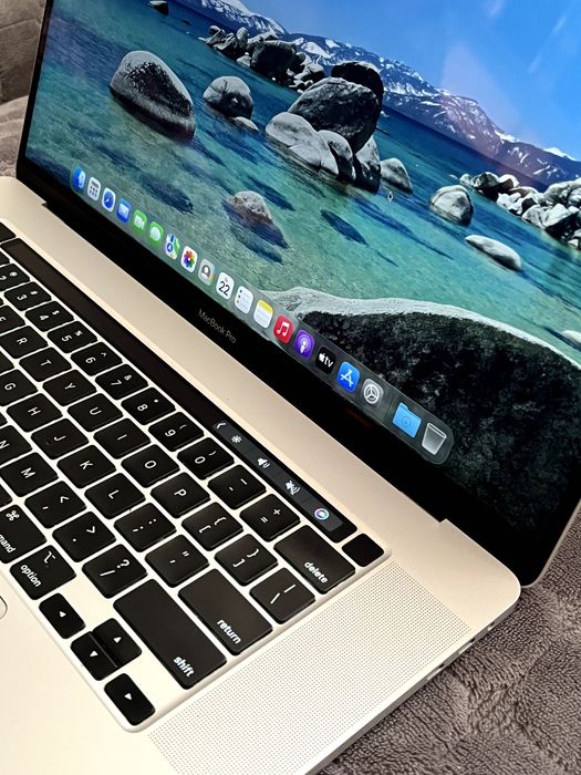 Apple MacBook Pro A2141 2019 16 cali, i9, 32GB RAM, 1TB