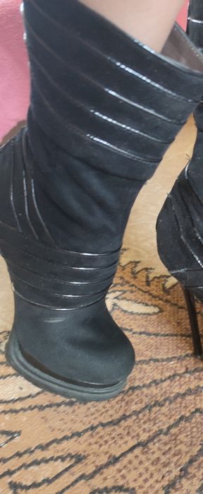 Ботильоны , Замшевые ботильоны.