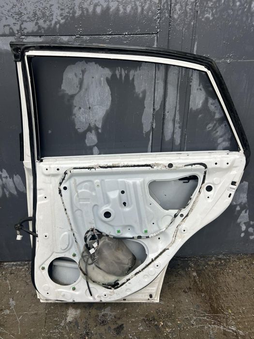 Двері задні  Lexus RX