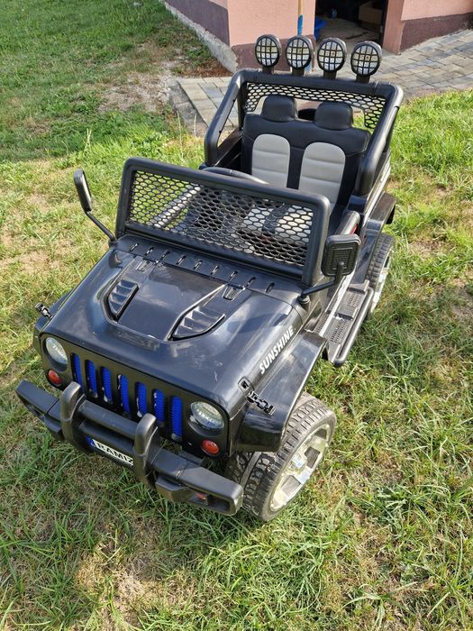 Jeep na akumulator