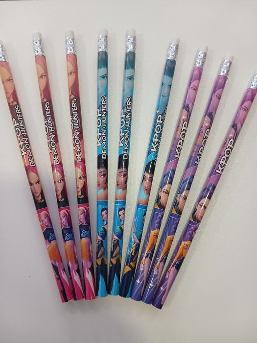 Lapis com borracha K-Pop (3 cores à escolha)
