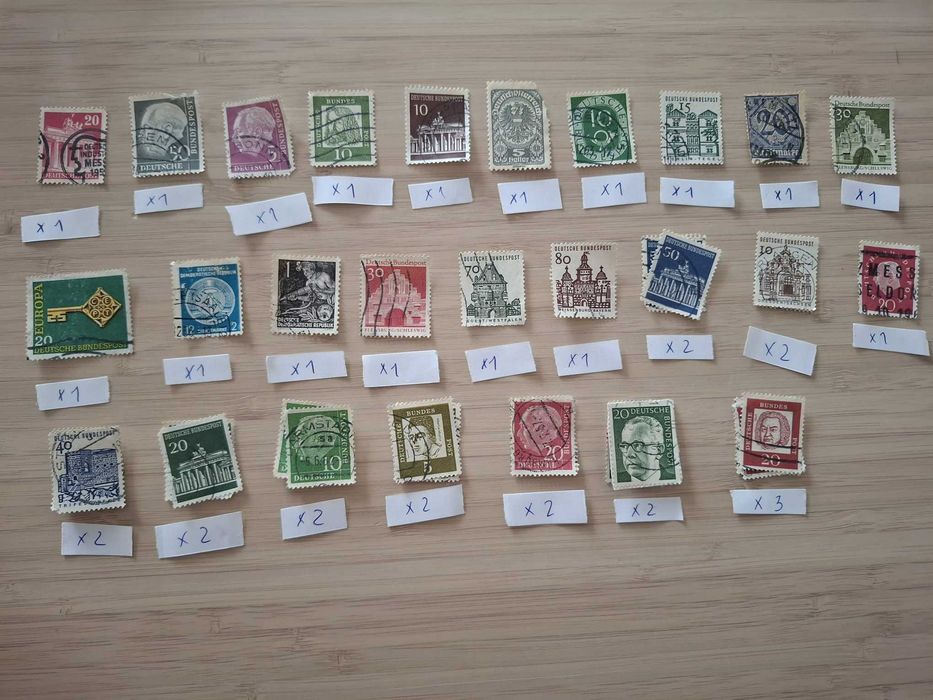 Lote 7 - 1440 Selos de Vários Países do Mundo