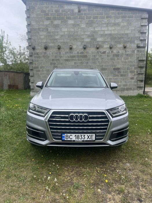 Продам Audi Q7 2017