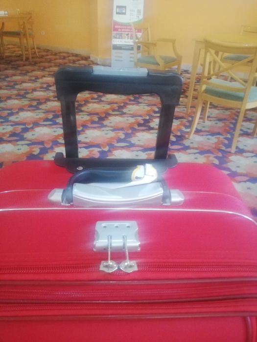 Mala Viagem Grande com Fecho de Codigo bom estado64750729530625123