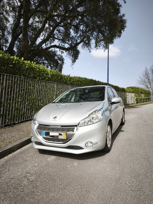 Peugeot 208 1.6 BlueHDi - Económico e bem equipado