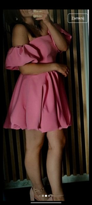 Sukienka weselna z bufiastymi rękawkami