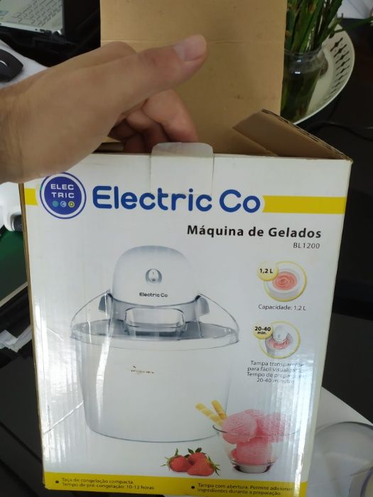 Máquina de Gelados Elétrica