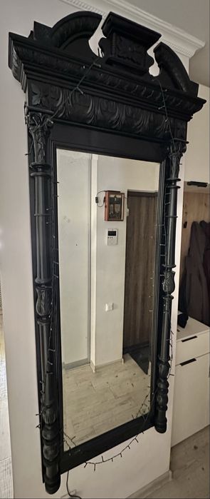 Два старовинні дзеркала і косметичний столик, початок ХХ ст.