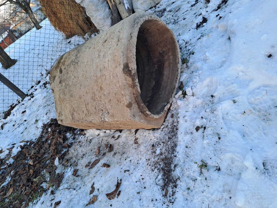 Труба бетонна  давня
