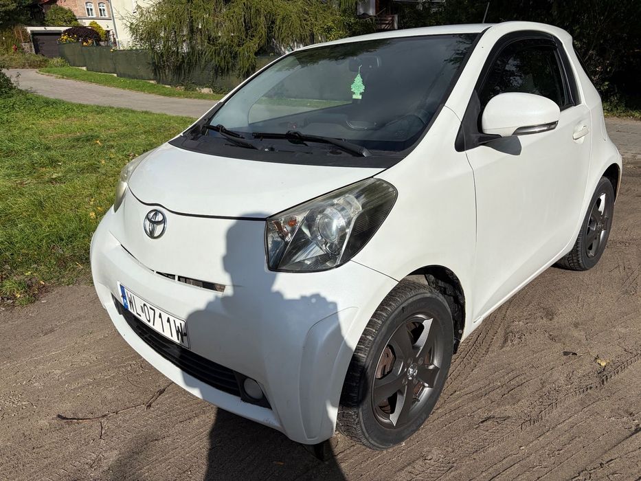 Toyota iQ