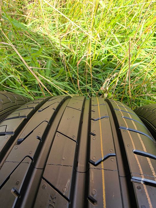 Opony letnie klasy średniej HANKOOK 215/60/17 NOWE DEMO 2025 r.