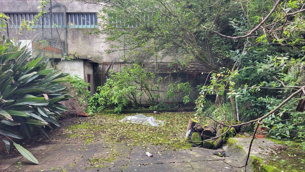 moradia t3 com 3 pisos 2 frentes logradouro avenida da republica gaia