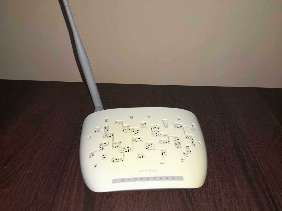 router  bezprzewodowy  TP-link  , TD-W8951ND
