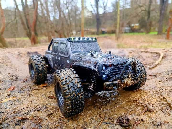 Розпродаж ! Швидкісна машинка на радіокеруванні SCY-16103 Gantry 4WD чорний графіт