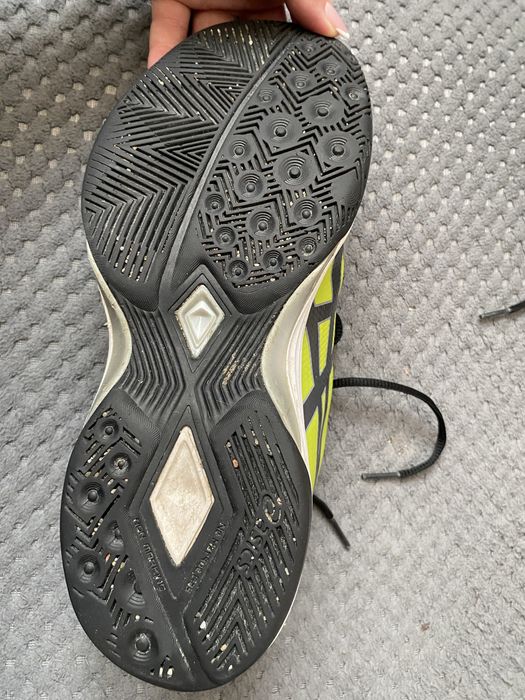 Buty  sportowe  asics 40