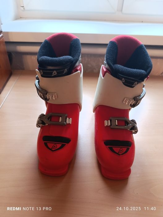 Дитячі гірськолижні черевикі Dolomite Junior JT2 розмір 200 Б/У