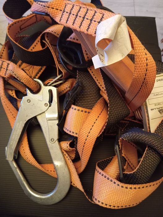 Szelki bezpieczeństwa.