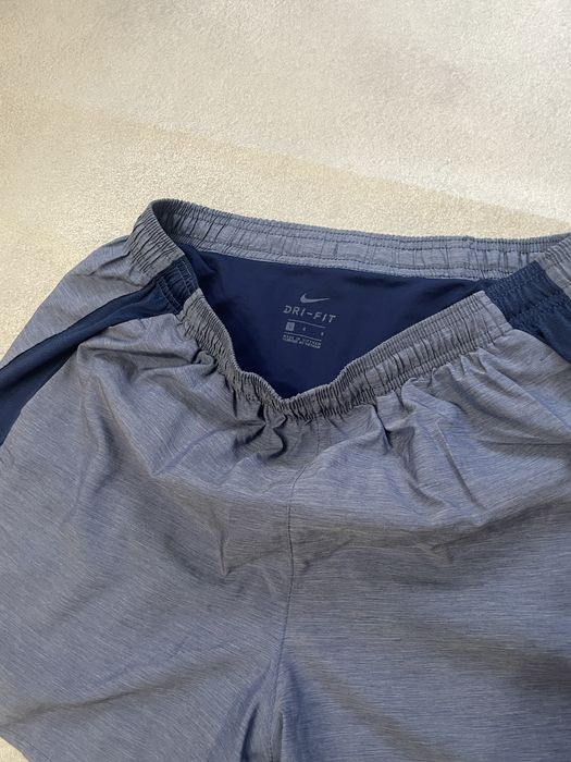 Спортивні шорти Nike оригінал бігові (графітові / темно-сірі)