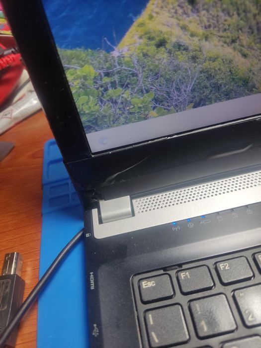 Portátil Fujitsu LIFEBOOK UH552 - i5 - 8Gb - SSD