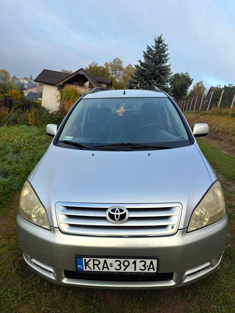 Toyota Avensis Verso