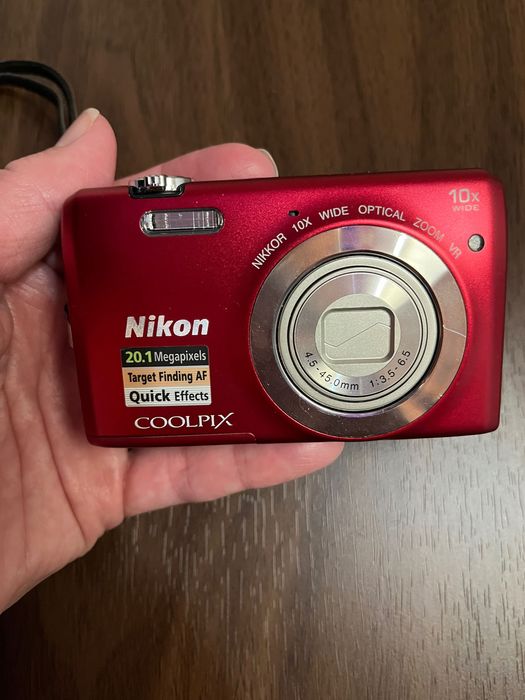 Цифровой фотоаппарат Nikon COOLPIX S6700