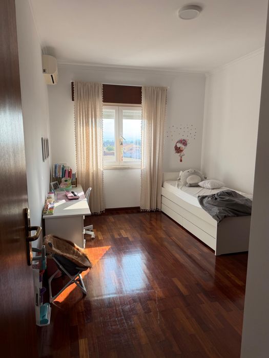 Apartamento T2 3° andar esq. remodelado 3. andar