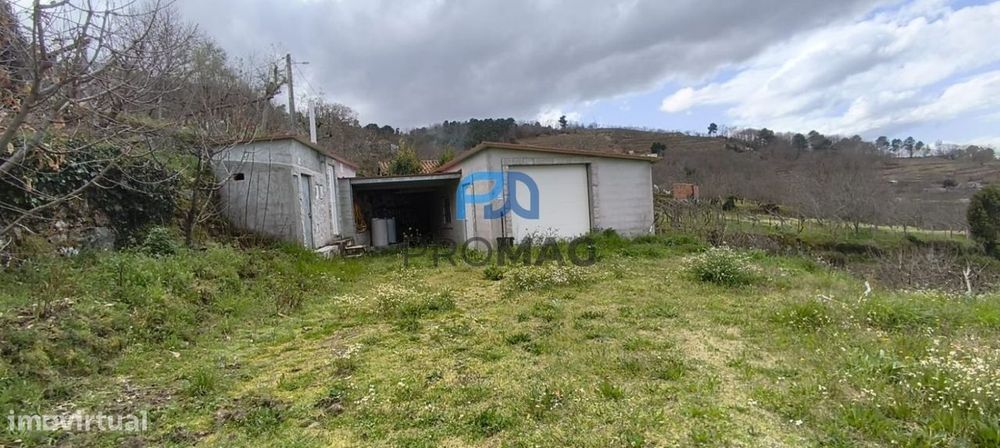 Terreno Urbanizável de 7959 m² com Armazém