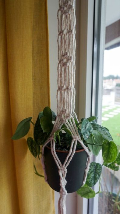 Suporte para vasos/plantas em macramé