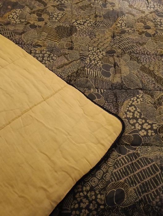 Colcha/ edredom para cama de casal em excelente estado