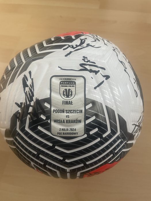 Oryginalna pilka z pucharu Polski Pogon Szczecin - Wisla krakow
