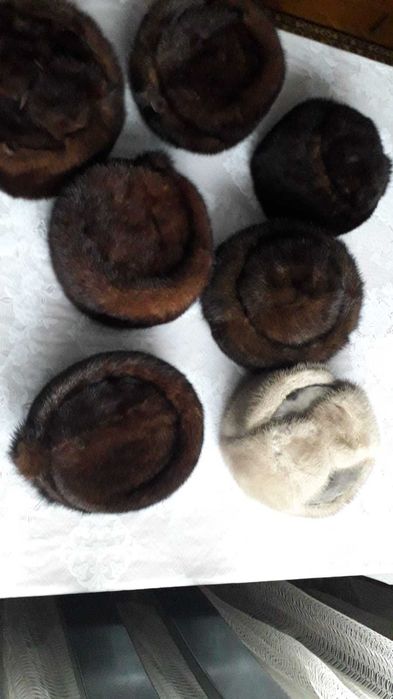 Продаються шапки норкові