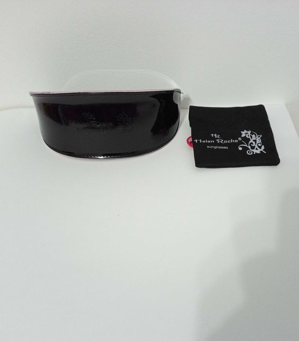 Брендові футляри для окулярів