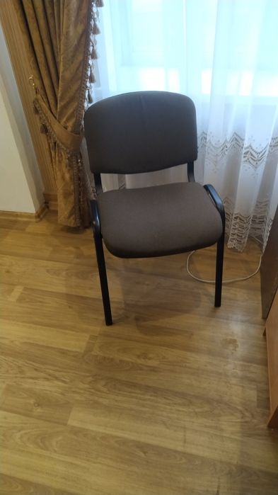 Розпродаж офісних стільців