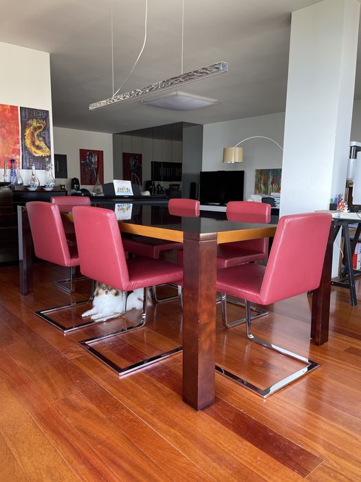 Conjunto de mesa de jantar e 6 cadeiras