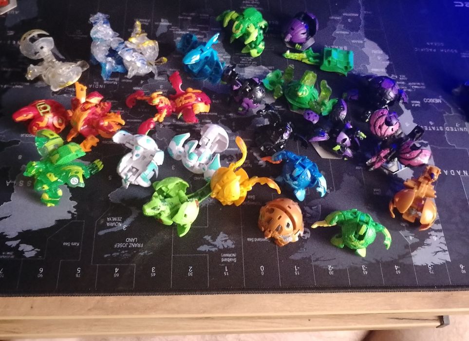 Bakugan battle brawlers figurki + pudełko
