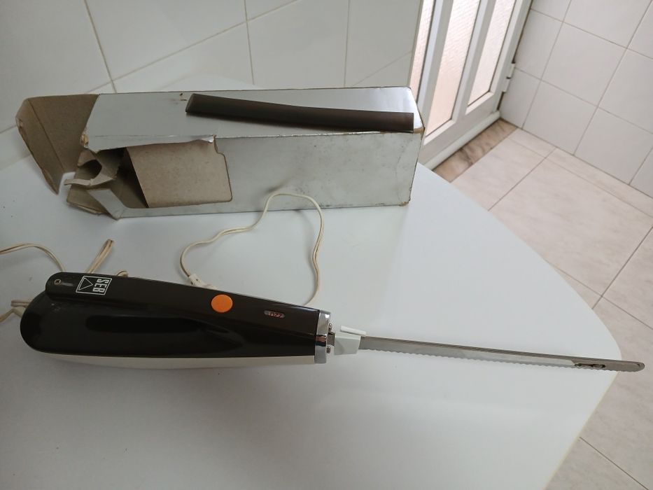 Faca Eléctrica Não Usada.
