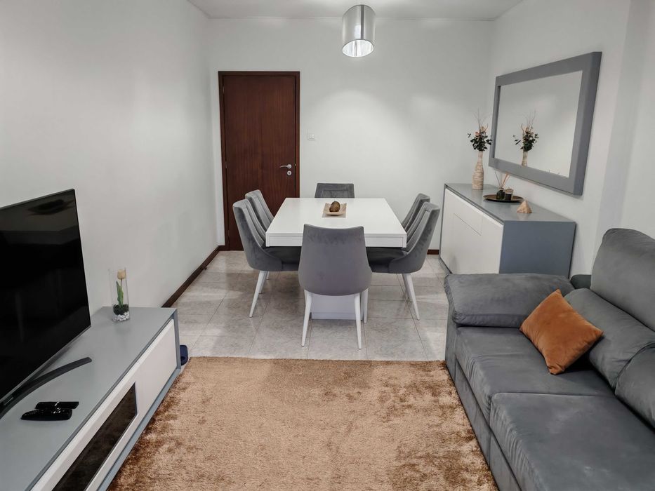 Conjunto de Sala de Jantar & Sala de Estar | Cinza e Branco | Moderno