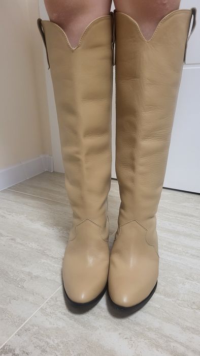 Шкіряні чоботи          .